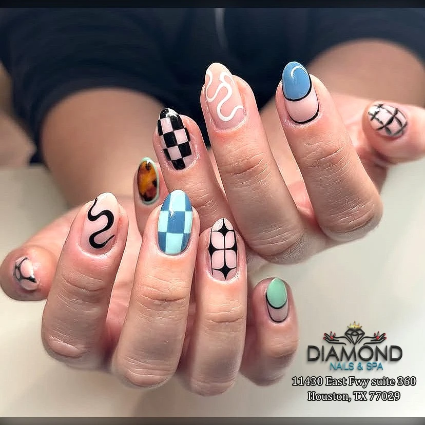DIAMOND NAILS & SPA